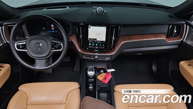 Volvo XC60 2025 — photo 9