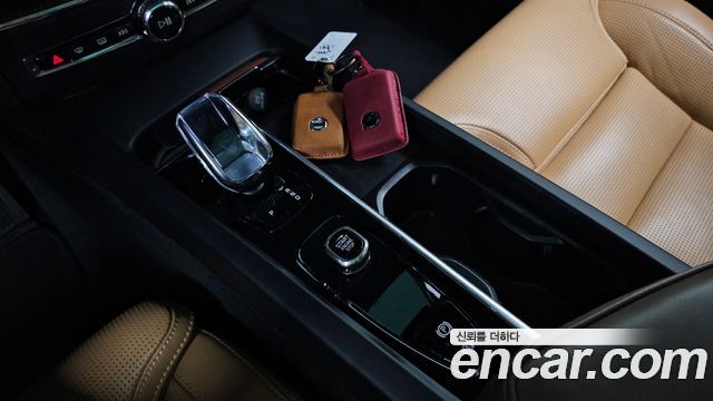 Volvo XC60 2025 — photo 11