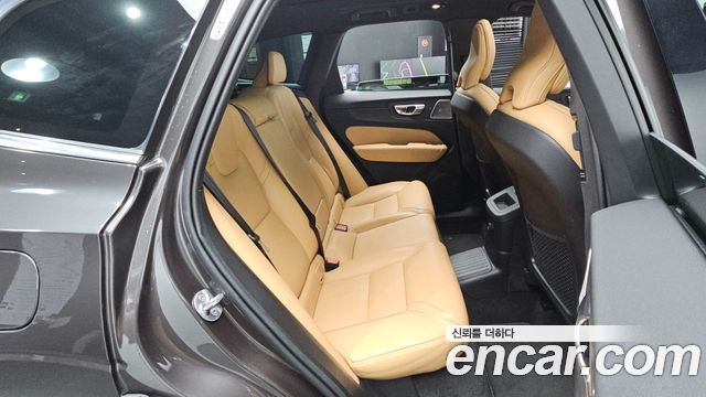 Volvo XC60 2025 — photo 16