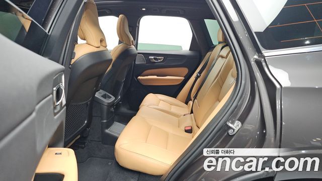 Volvo XC60 2025 — photo 17