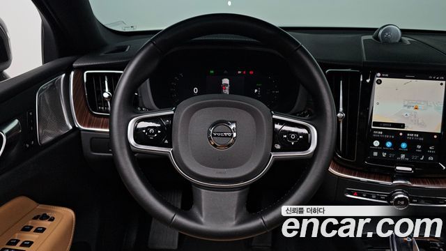 Volvo XC60 2025 — photo 18