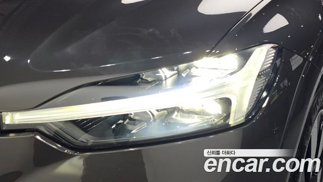 Volvo XC60 2025 — photo 7