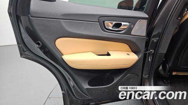 Volvo XC60 2025 — photo 14