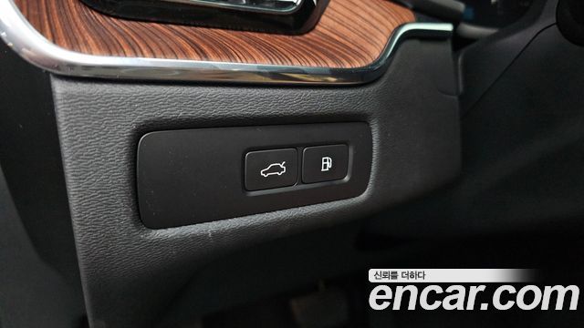 Volvo XC60 2025 — photo 26