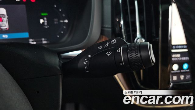 Volvo XC60 2025 — photo 27