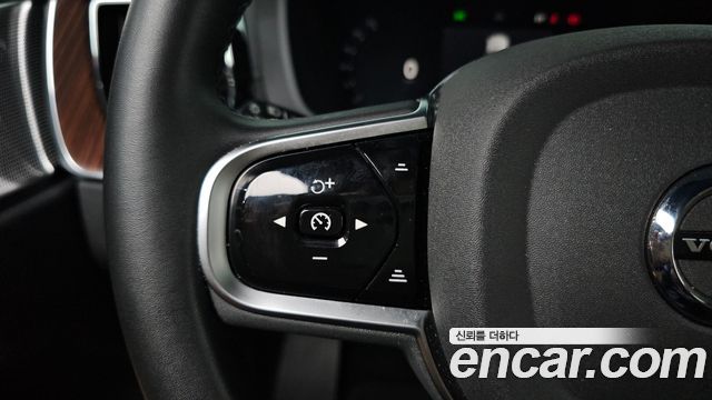 Volvo XC60 2025 — photo 29