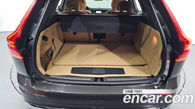 Volvo XC60 2025 — photo 38