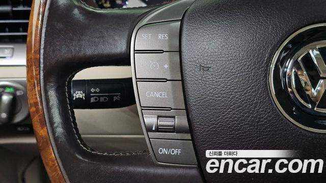 Volkswagen Phaeton 2011 — photo 18