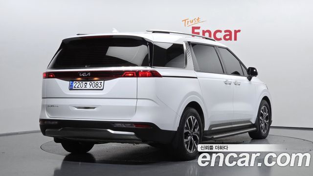 Kia Canival 2023 — photo 2