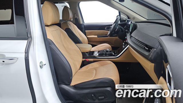 Kia Canival 2023 — photo 18
