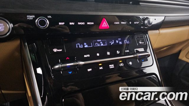 Kia Canival 2023 — photo 25