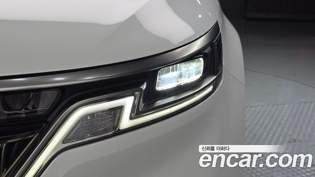 Kia Canival 2023 — photo 8