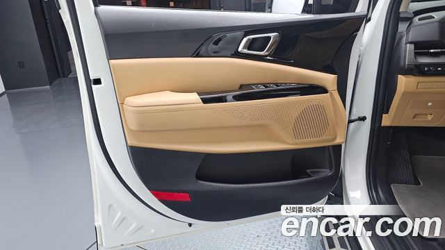 Kia Canival 2023 — photo 14