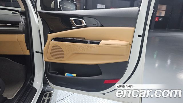 Kia Canival 2023 — photo 15