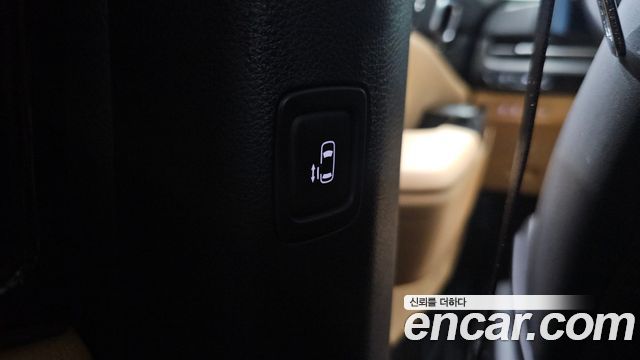 Kia Canival 2023 — photo 31