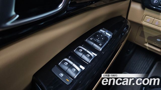 Kia Canival 2023 — photo 32