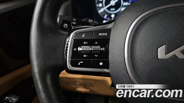 Kia Canival 2023 — photo 33