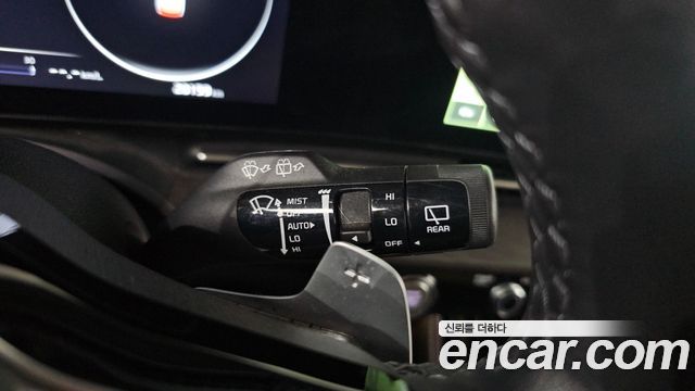 Kia Canival 2023 — photo 36