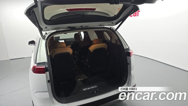 Kia Canival 2023 — photo 37