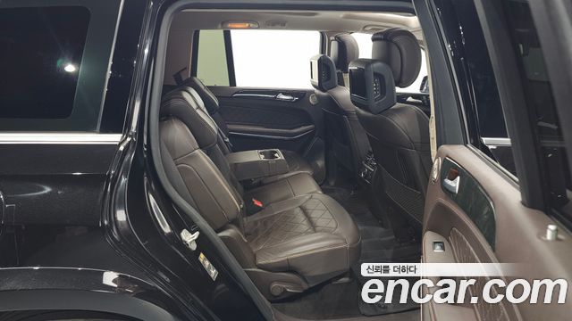 Mercedes-Benz GLS-Class 2017 — photo 11