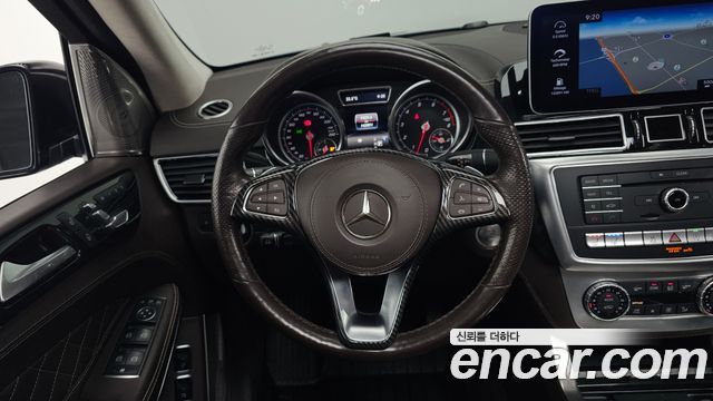 Mercedes-Benz GLS-Class 2017 — photo 13