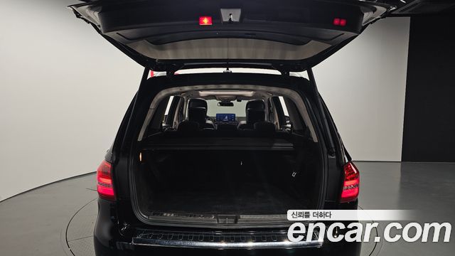Mercedes-Benz GLS-Class 2017 — photo 20