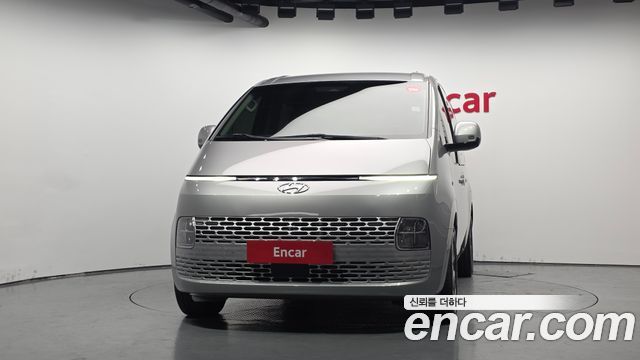Hyundai Staria 2022 — photo 3