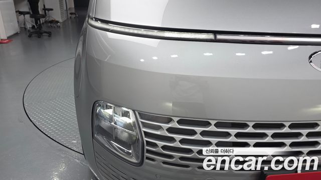 Hyundai Staria 2022 — photo 8
