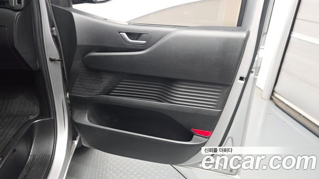 Hyundai Staria 2022 — photo 15