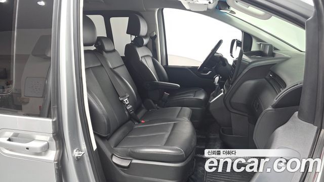Hyundai Staria 2022 — photo 16