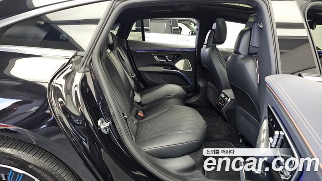 Mercedes-Benz EQS 2023 — photo 18