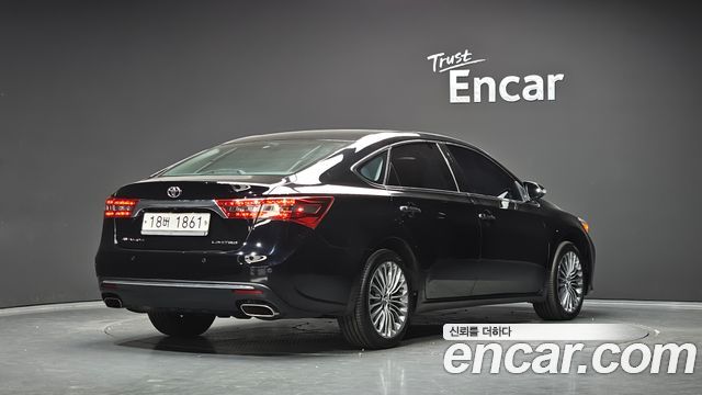 Toyota Avalon 2017 — photo 2