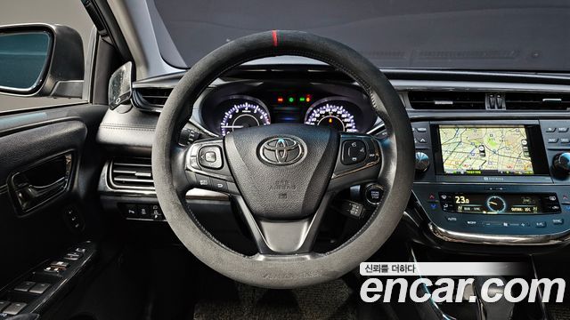 Toyota Avalon 2017 — photo 13