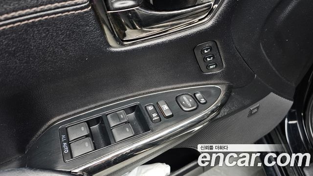Toyota Avalon 2017 — photo 16