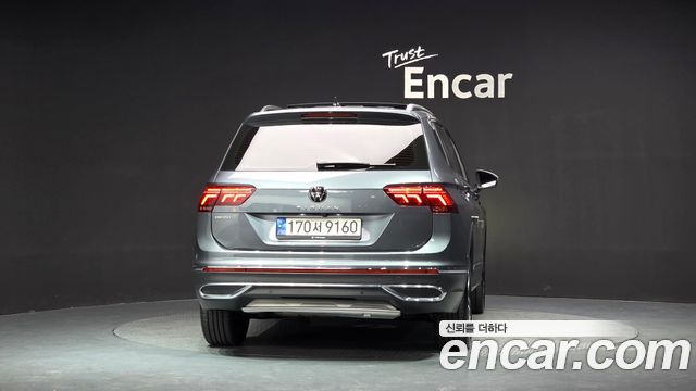Volkswagen Tiguan 2022 — photo 4