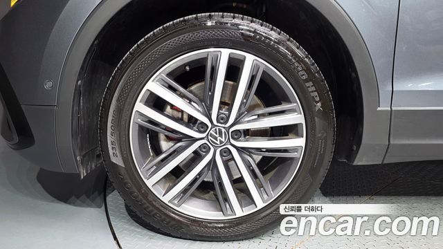Volkswagen Tiguan 2022 — photo 5