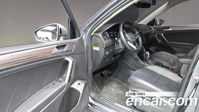 Volkswagen Tiguan 2022 — photo 13