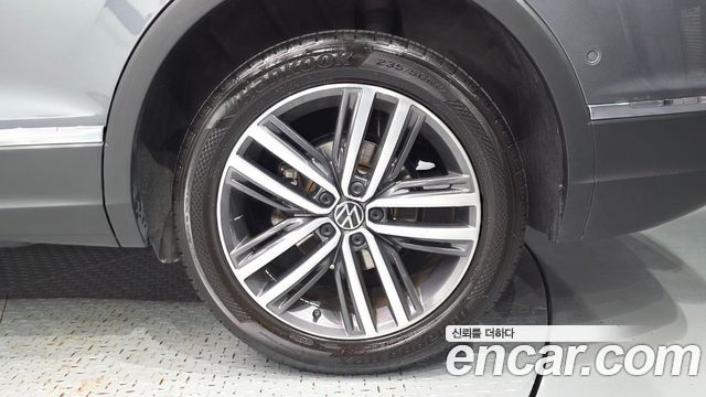 Volkswagen Tiguan 2022 — photo 7