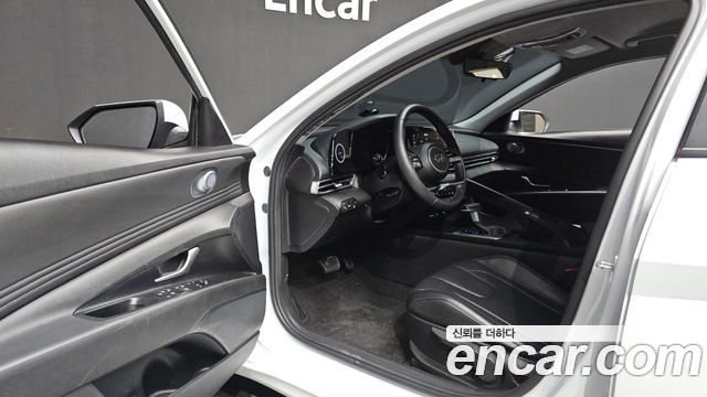 Hyundai AVANTE 2023 — photo 13