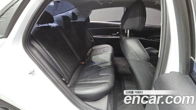 Hyundai AVANTE 2023 — photo 17