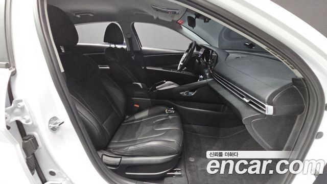 Hyundai AVANTE 2023 — photo 18