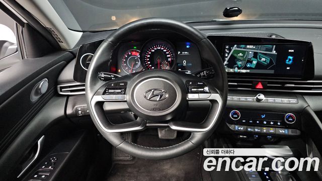 Hyundai AVANTE 2023 — photo 19