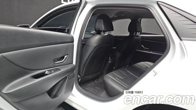 Hyundai AVANTE 2023 — photo 16