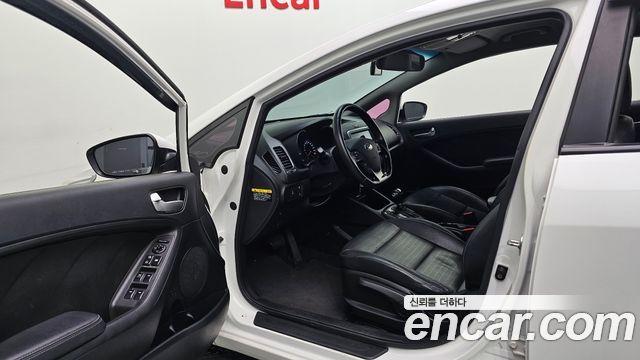 Kia K3 2018 — photo 10