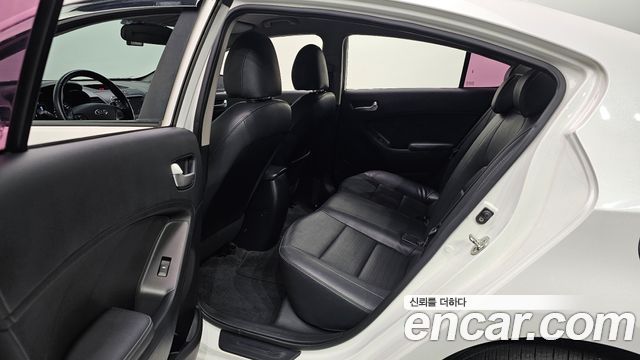 Kia K3 2018 — photo 11