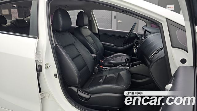 Kia K3 2018 — photo 12