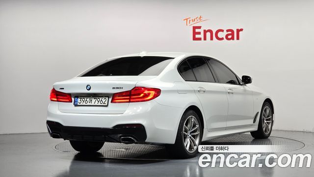 BMW 5-Series 2017 — photo 2