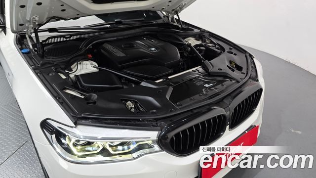BMW 5-Series 2017 — photo 6