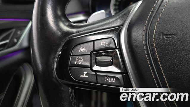 BMW 5-Series 2017 — photo 15