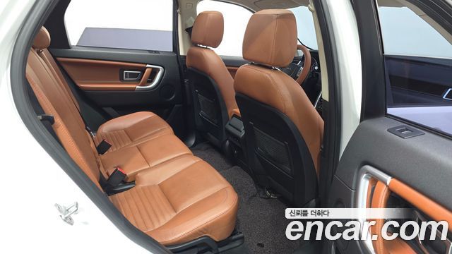 Land Rover Discovery Sport 2016 — photo 12